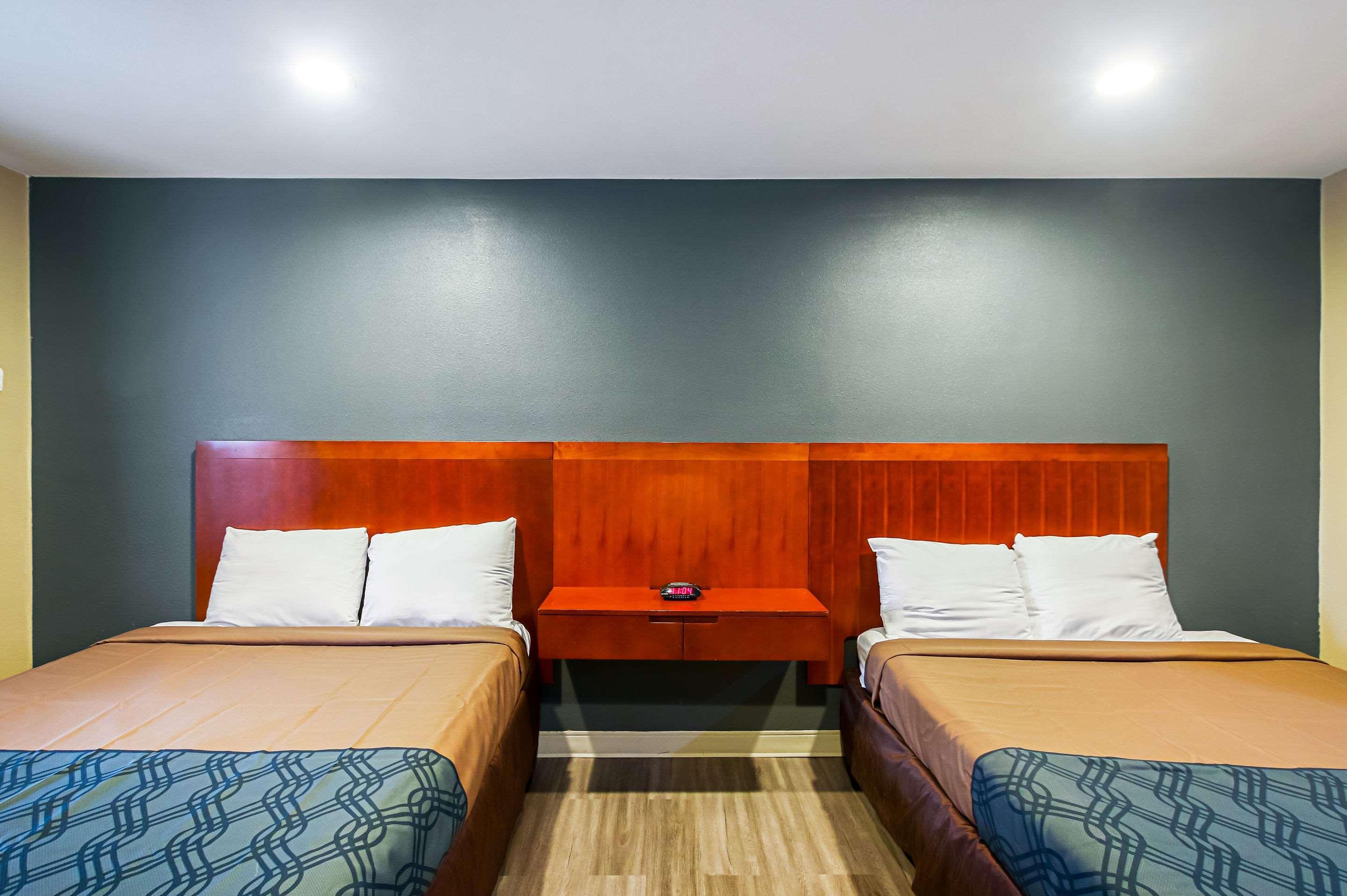 Econo Lodge San Bernardino I-215 Exterior photo