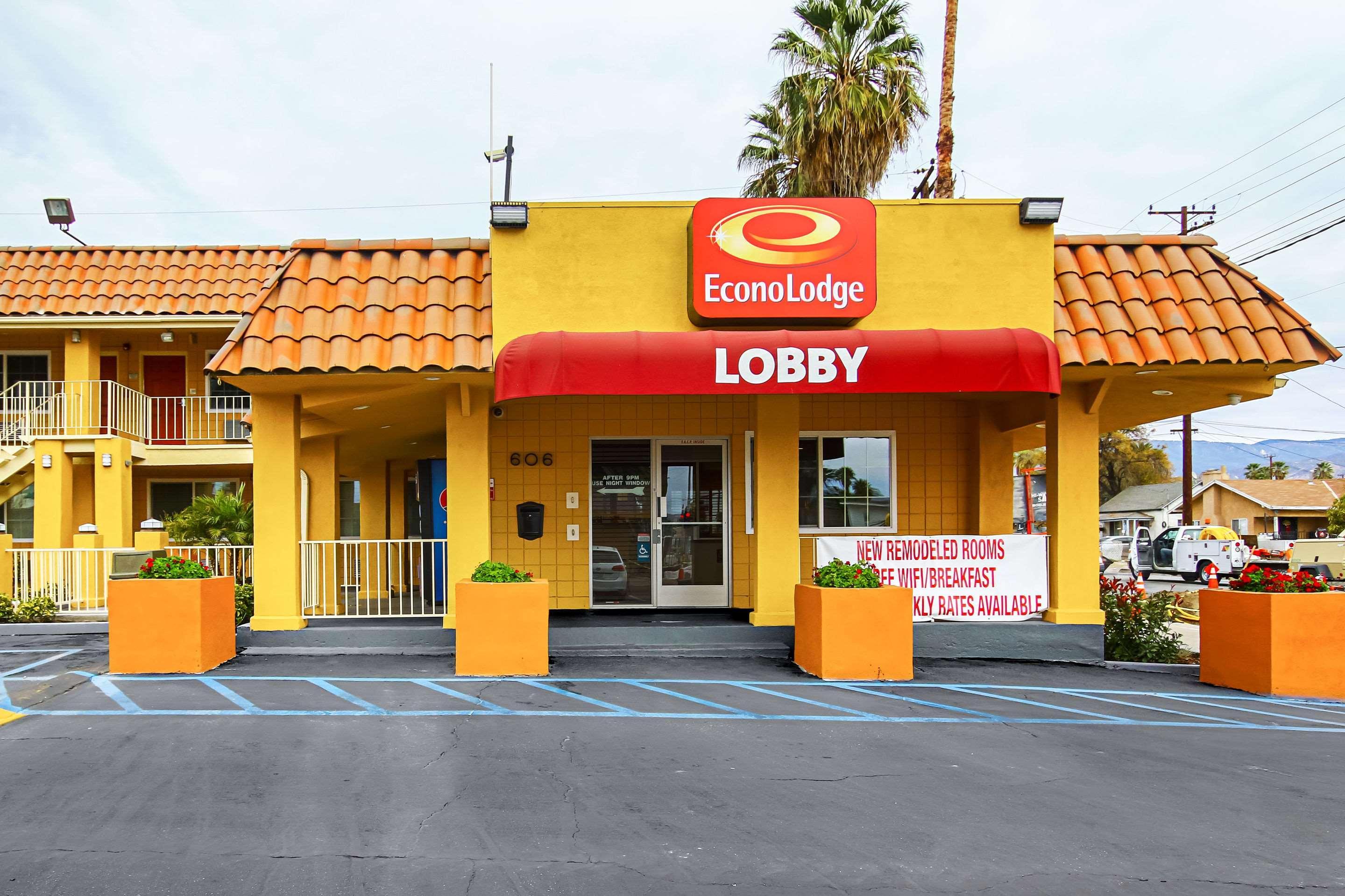 Econo Lodge San Bernardino I-215 Exterior photo