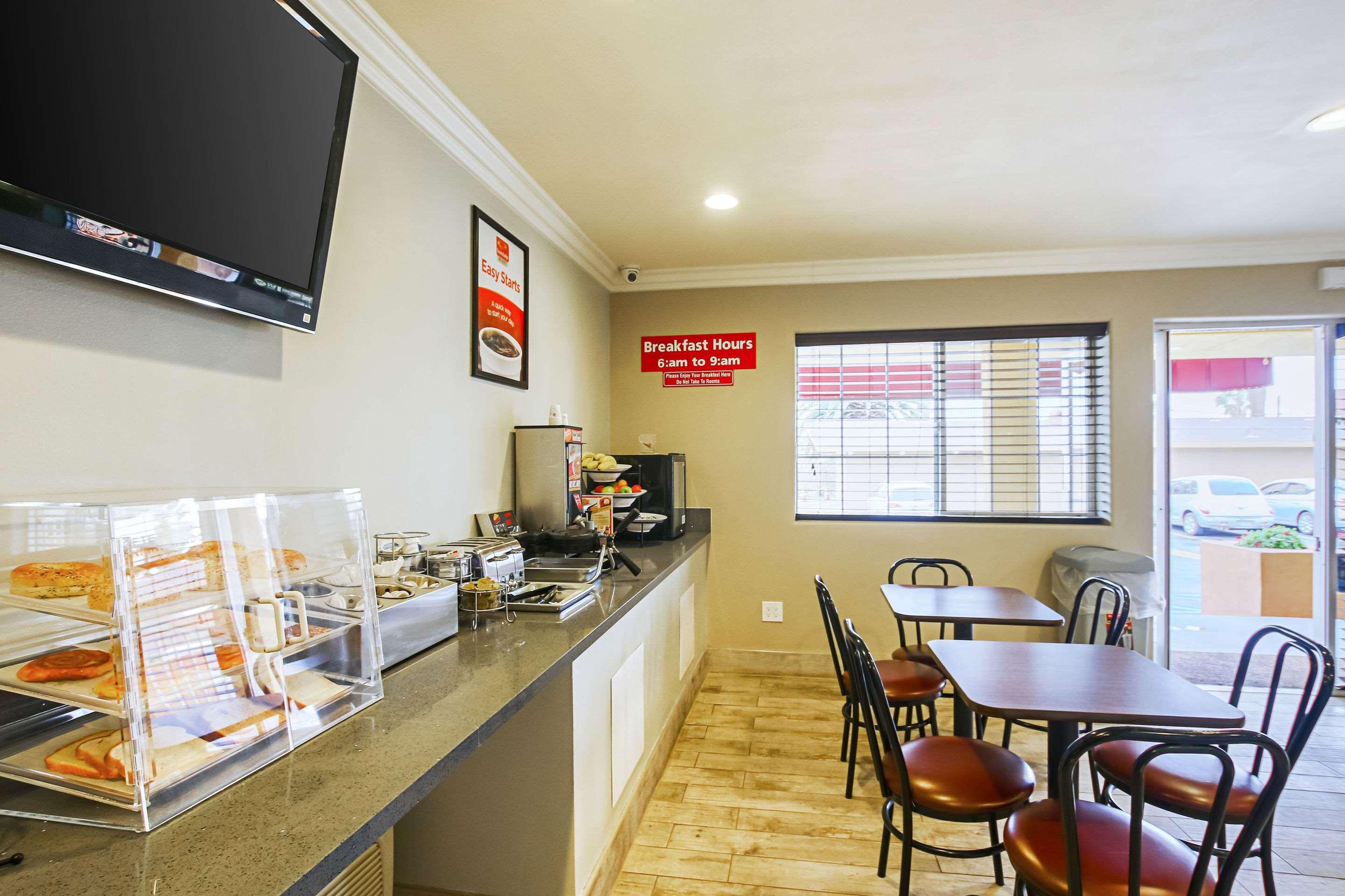 Econo Lodge San Bernardino I-215 Exterior photo